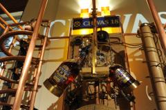 Chivas Regal: detail stroje na nalévání whisky