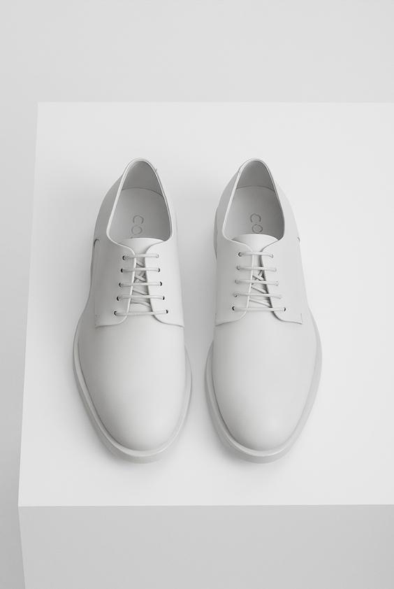 COS: shoes „fly knitting“